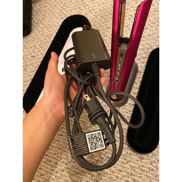 【SOLD】Dyson Corrale Hair Straightener Fushia pink with storage box - Picture 6 of 12